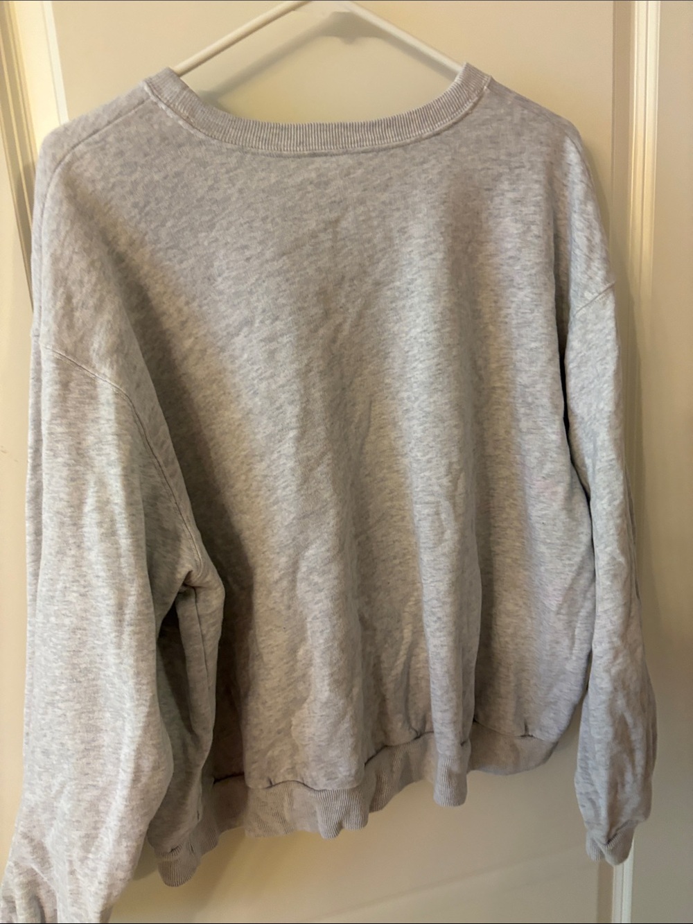 Hollister Gray Crewneck Sweatshirt with Dark Green NYC Graphic - Picture 4 of 4